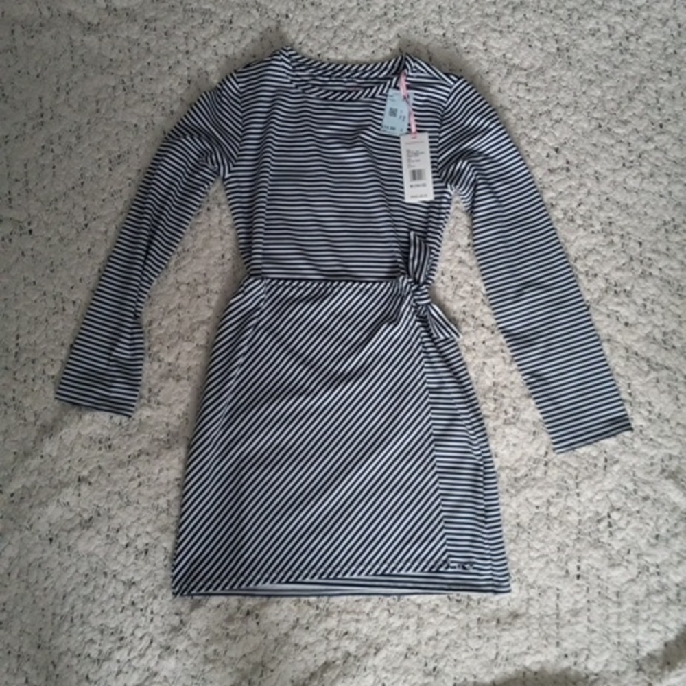 Vineyard Vines Striped Blue and White Girl Dress Size M 10-12. NWT